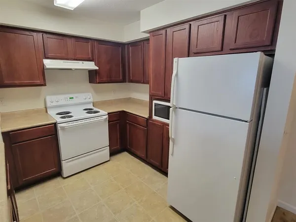$1,850 | 2801 Chancellorsville Drive, Unit 231, Tallahassee, FL 32312