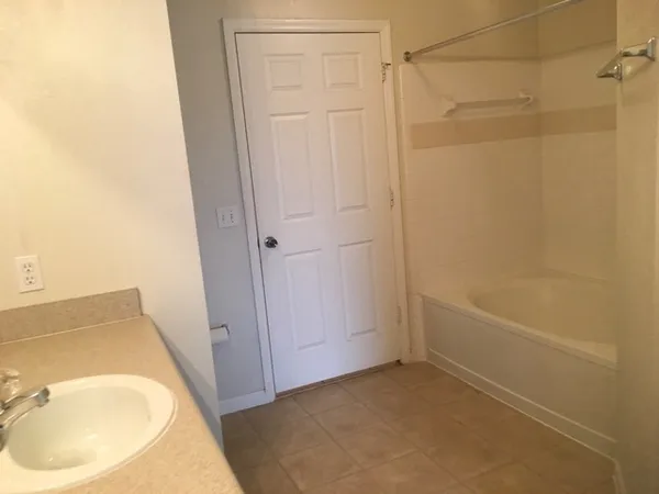 $1,750 | 2801 Chancellorsville Drive, Unit 231, Tallahassee, FL 32312