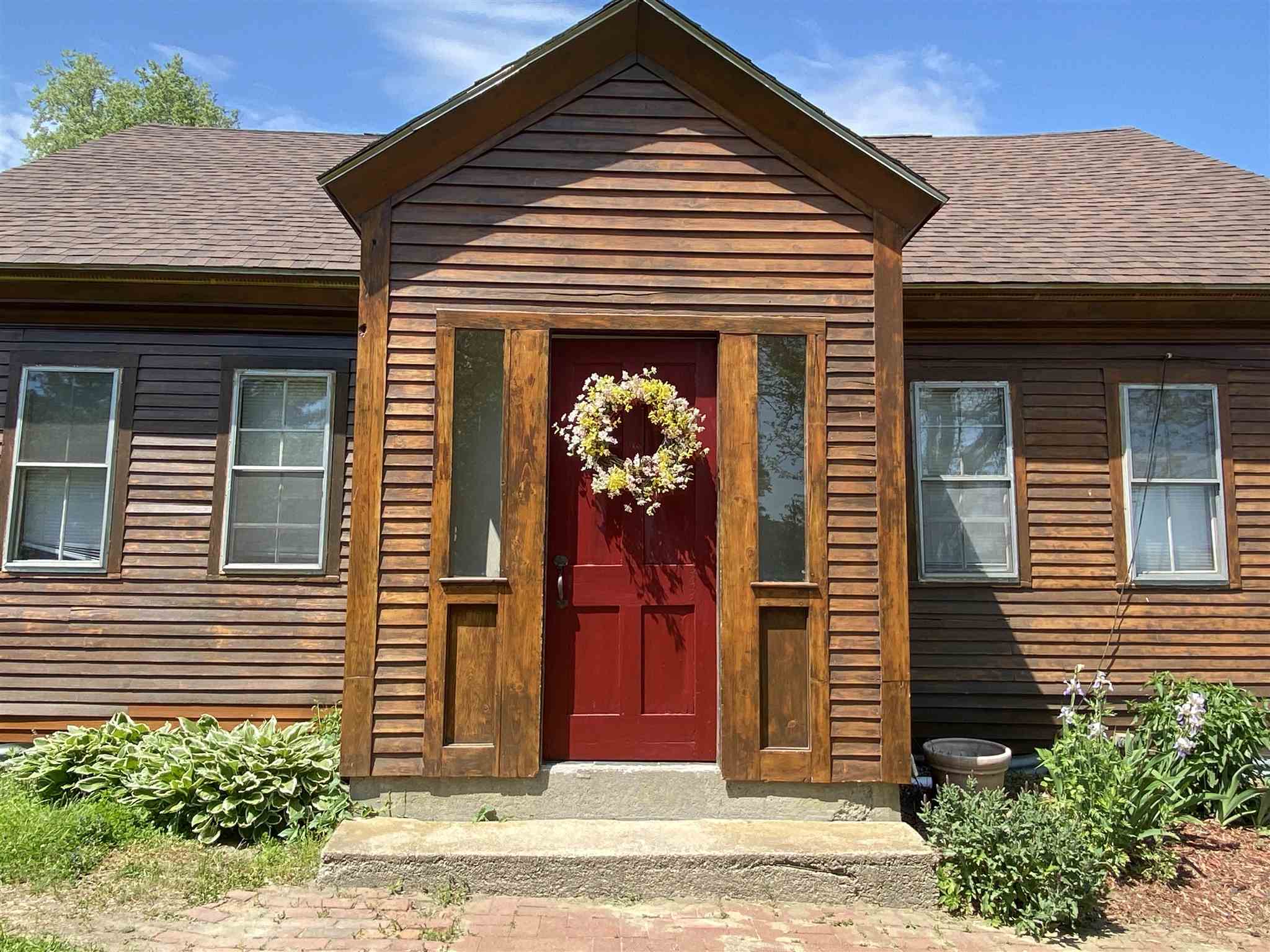 572 River Road South Walpole, NH 03608 - Photo 2 of 37