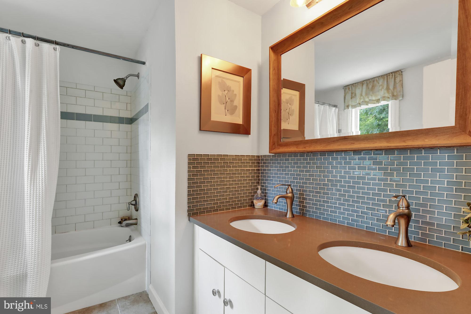 347 Saly Road Yardley, PA 19067 - Photo 19 of 39 Gallery Image 19