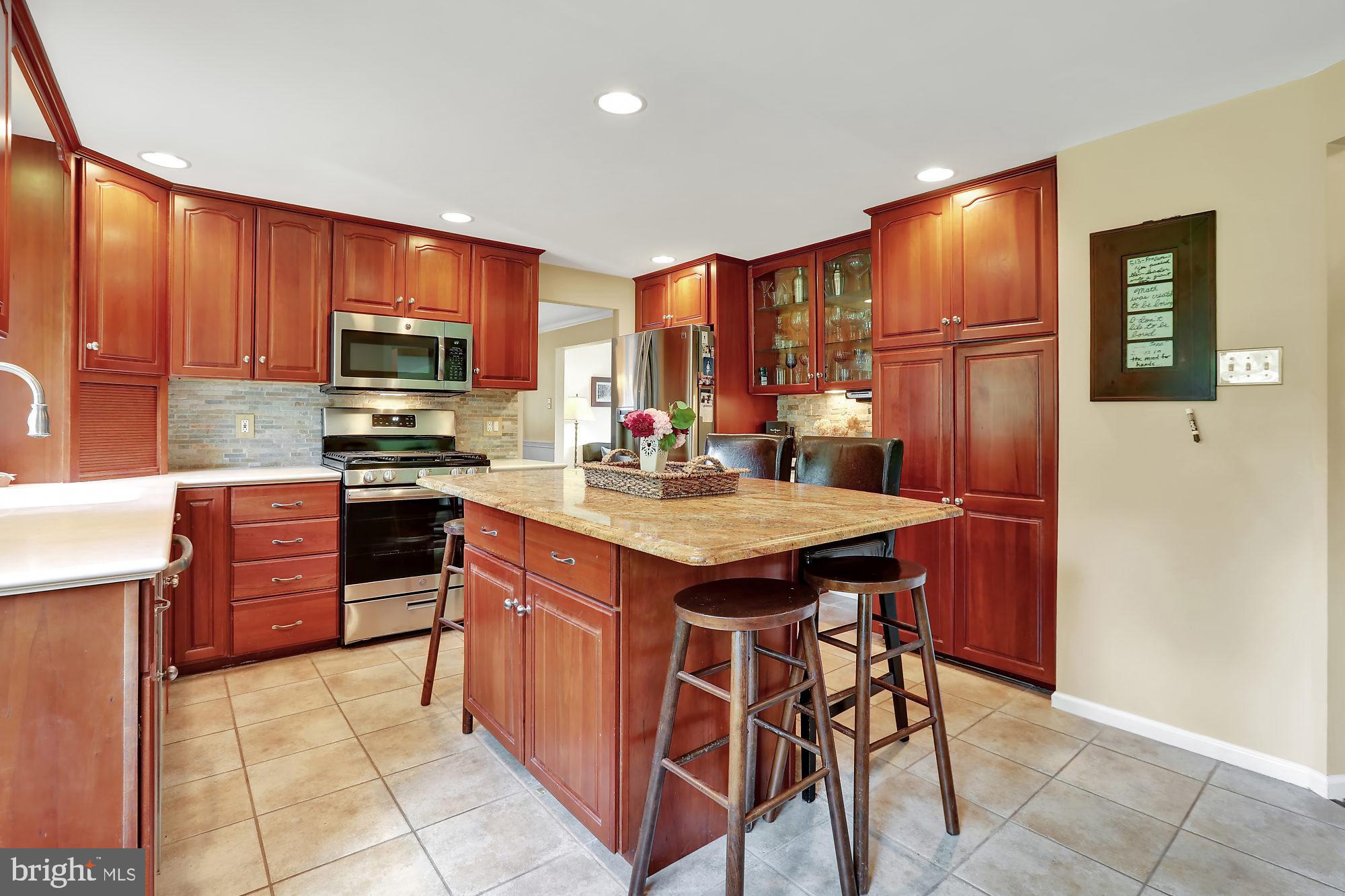 347 Saly Road Yardley, PA 19067 - Photo 9 of 39 Gallery Image 9