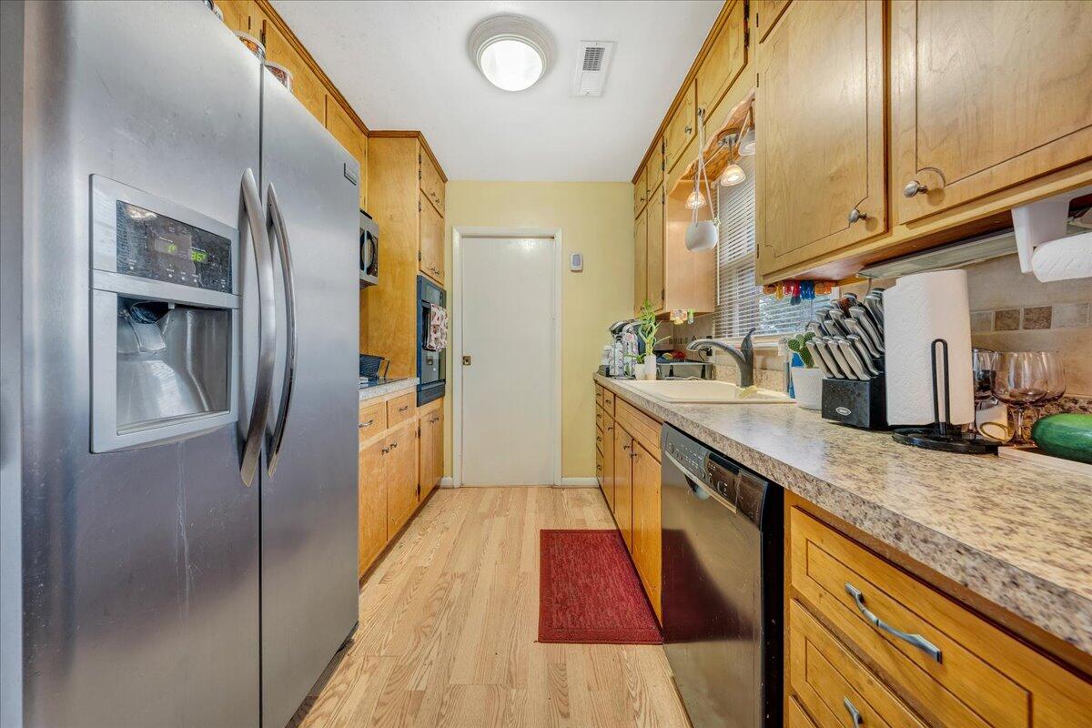 5116 Grandin Rd Extension Roanoke, VA 24018 - Photo 11 of 25 11-MIB00879