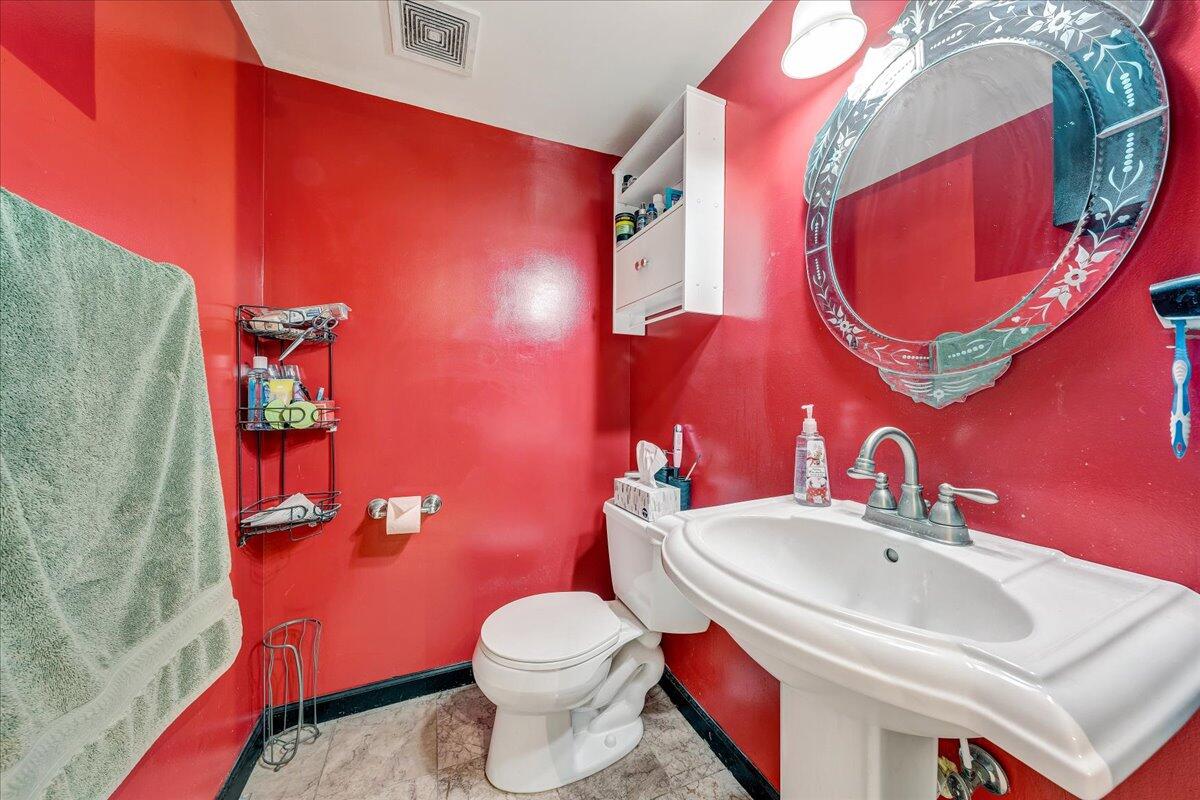 5116 Grandin Rd Extension Roanoke, VA 24018 - Photo 17 of 25 14-MIB00888