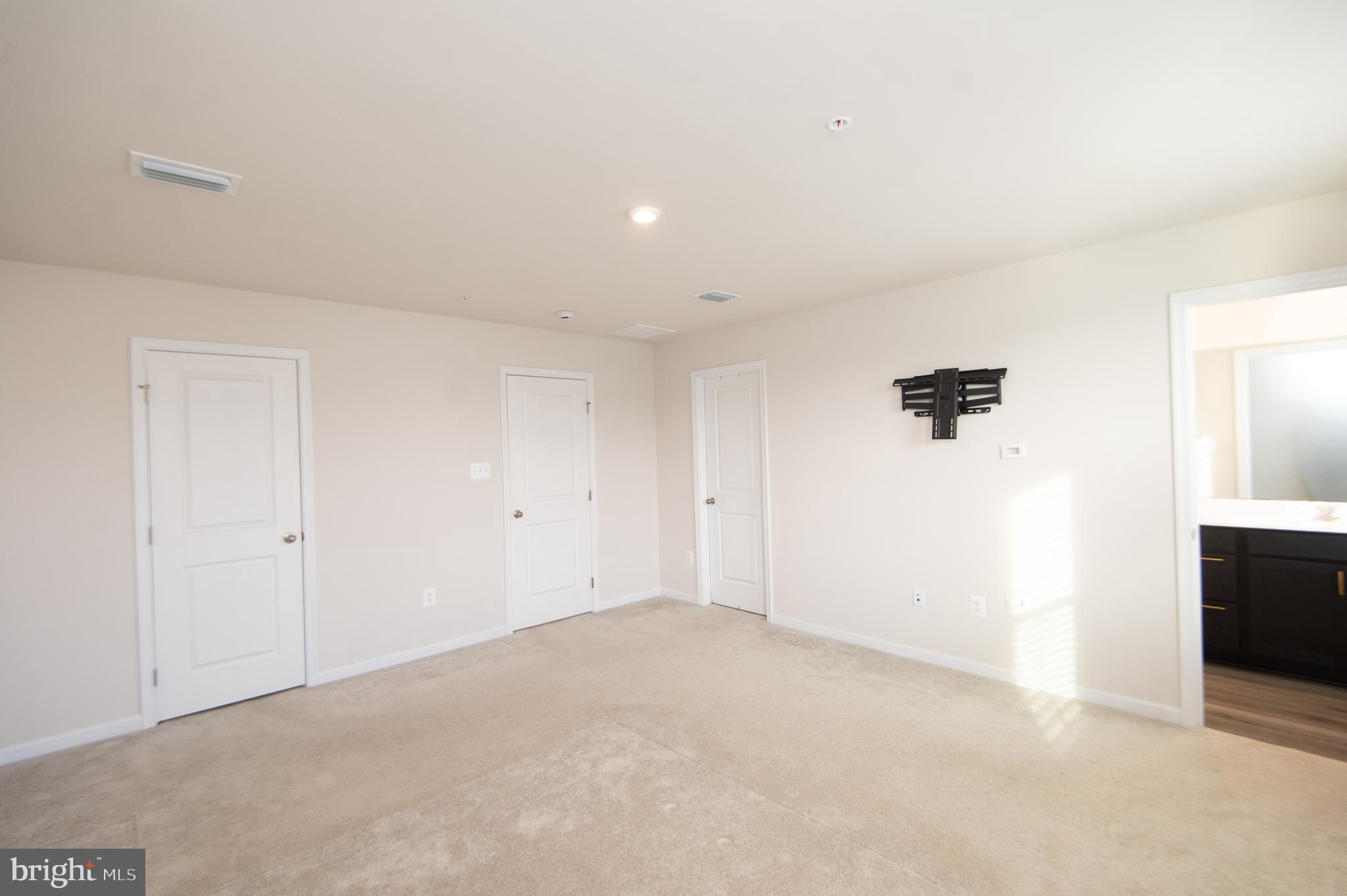 120 Mariners Way Cambridge, MD 21613 - Photo 12 of 44 a view of an empty room