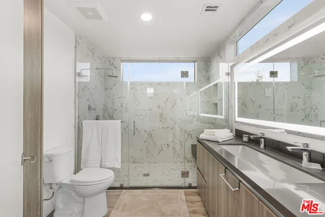 $7,900 | 4806 Sylmar Avenue, Unit PH2, Sherman Oaks, CA 91423