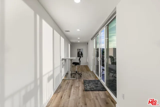 $7,900 | 4806 Sylmar Avenue, Unit PH2, Sherman Oaks, CA 91423