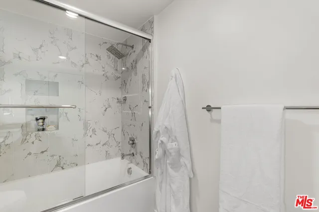 $7,900 | 4806 Sylmar Avenue, Unit PH2, Sherman Oaks, CA 91423