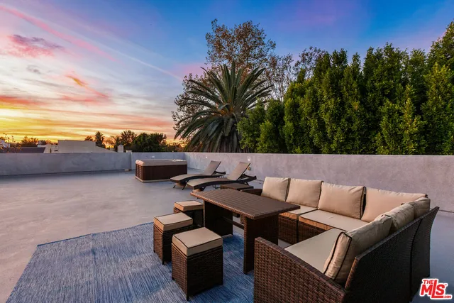 $7,900 | 4806 Sylmar Avenue, Unit PH2, Sherman Oaks, CA 91423