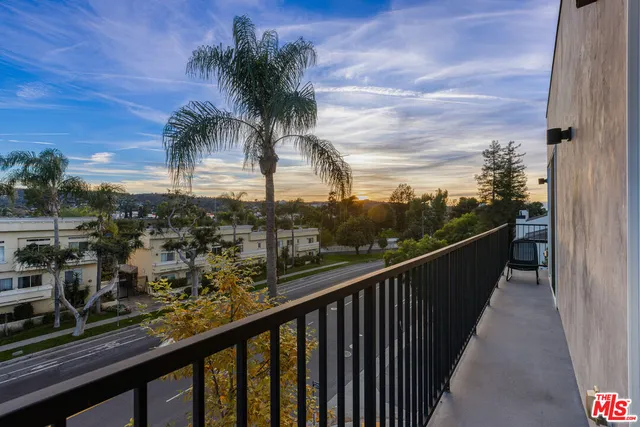 $7,900 | 4806 Sylmar Avenue, Unit PH2, Sherman Oaks, CA 91423