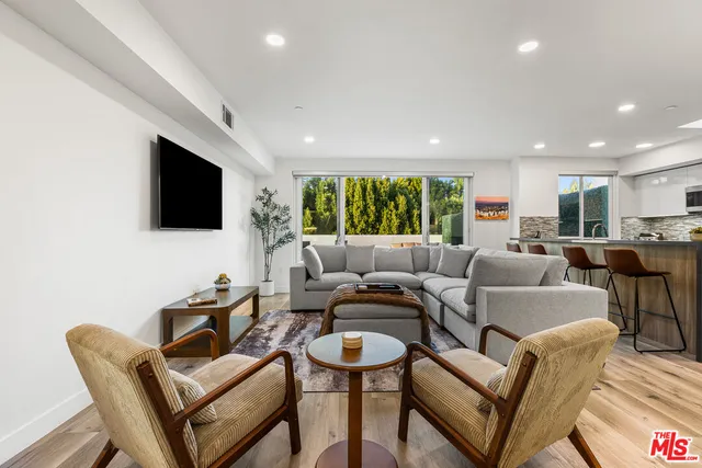 $7,900 | 4806 Sylmar Avenue, Unit PH2, Sherman Oaks, CA 91423