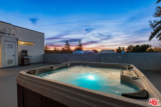 $7,900 | 4806 Sylmar Avenue, Unit PH2, Sherman Oaks, CA 91423