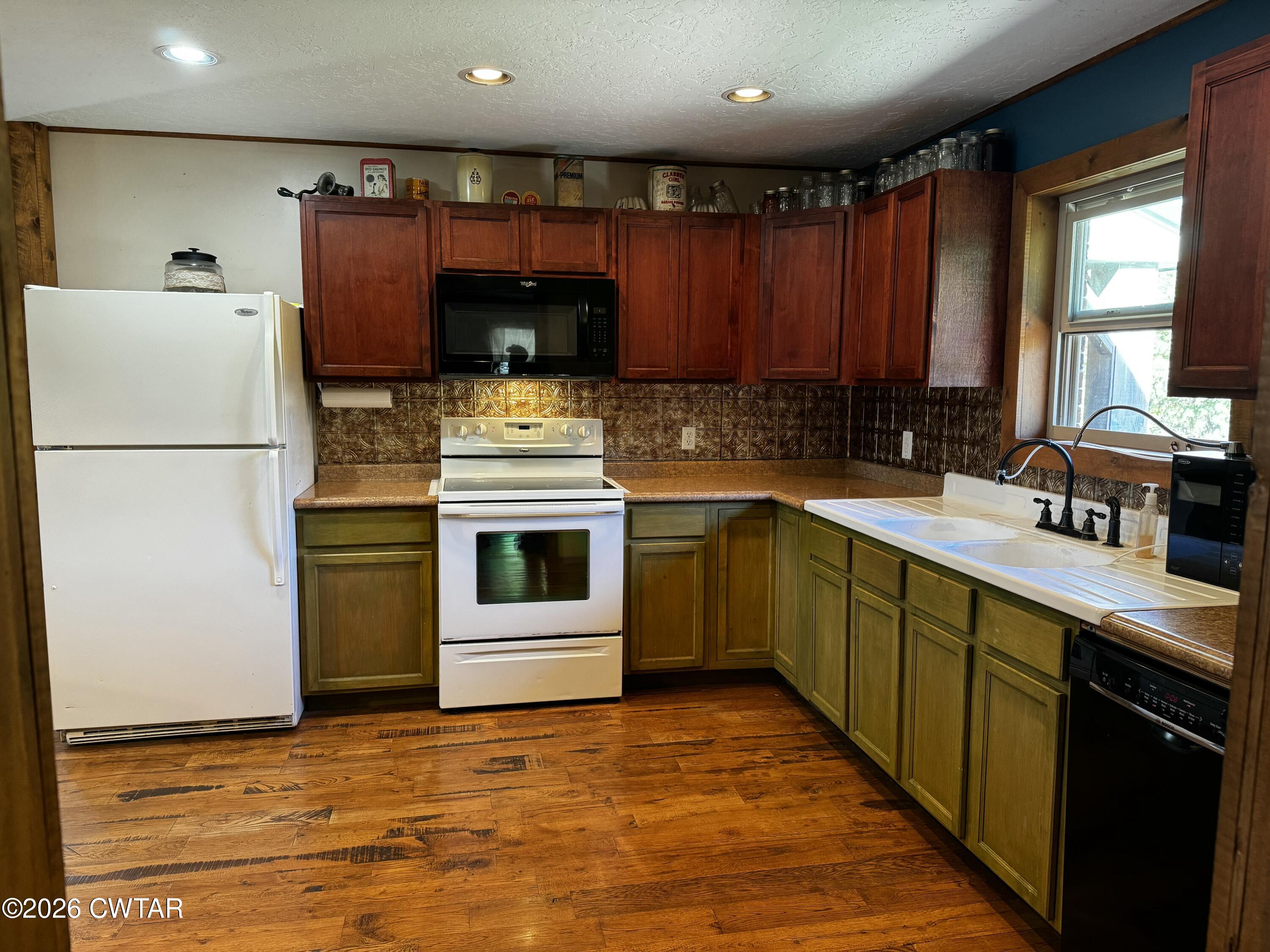 475 Williams Road Hornbeak, TN 38232 - Photo 8 of 26 20251020_191625229_iOS
