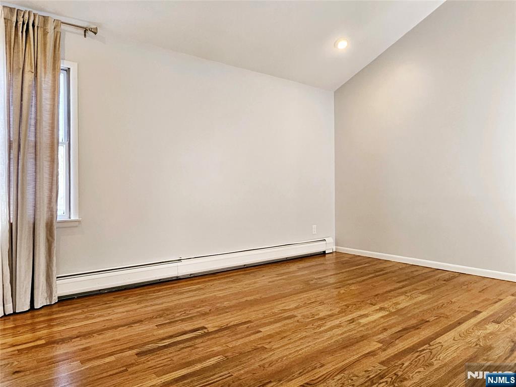 32 6th Street Cresskill, NJ 07626 - Photo 12 of 23