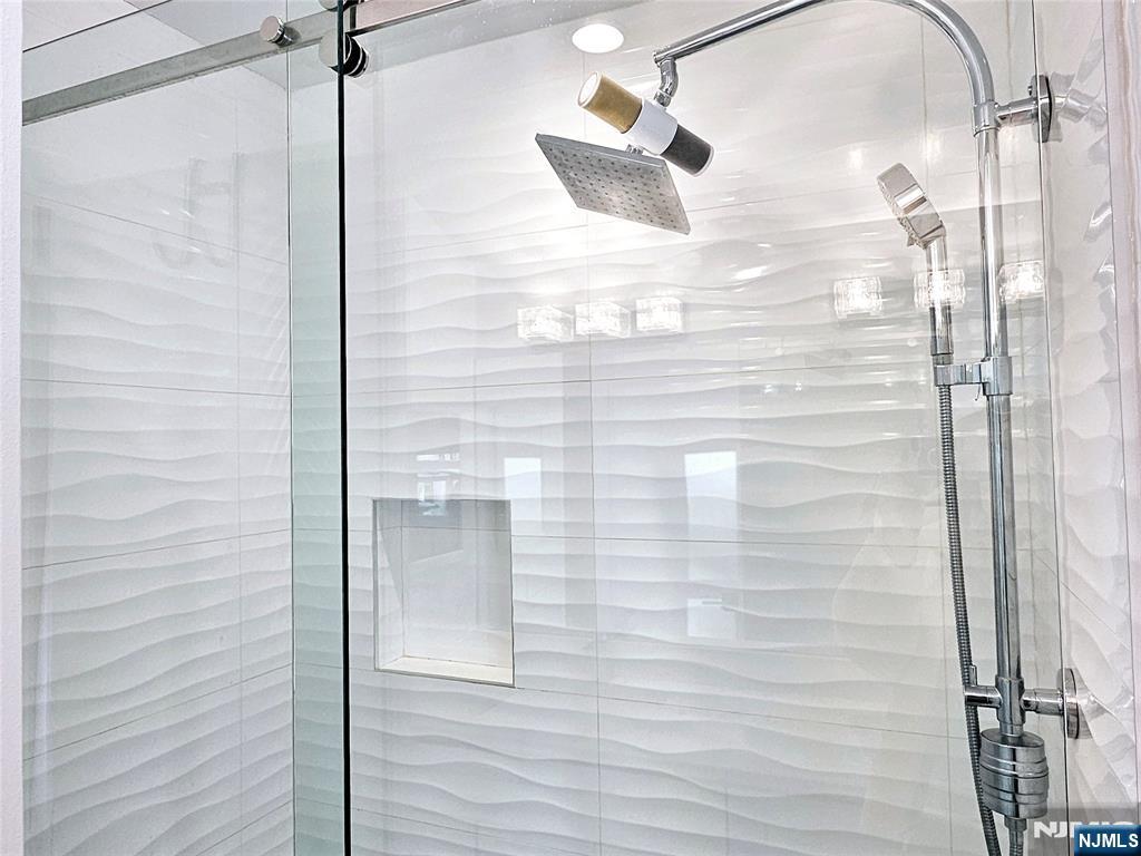 32 6th Street Cresskill, NJ 07626 - Photo 15 of 23