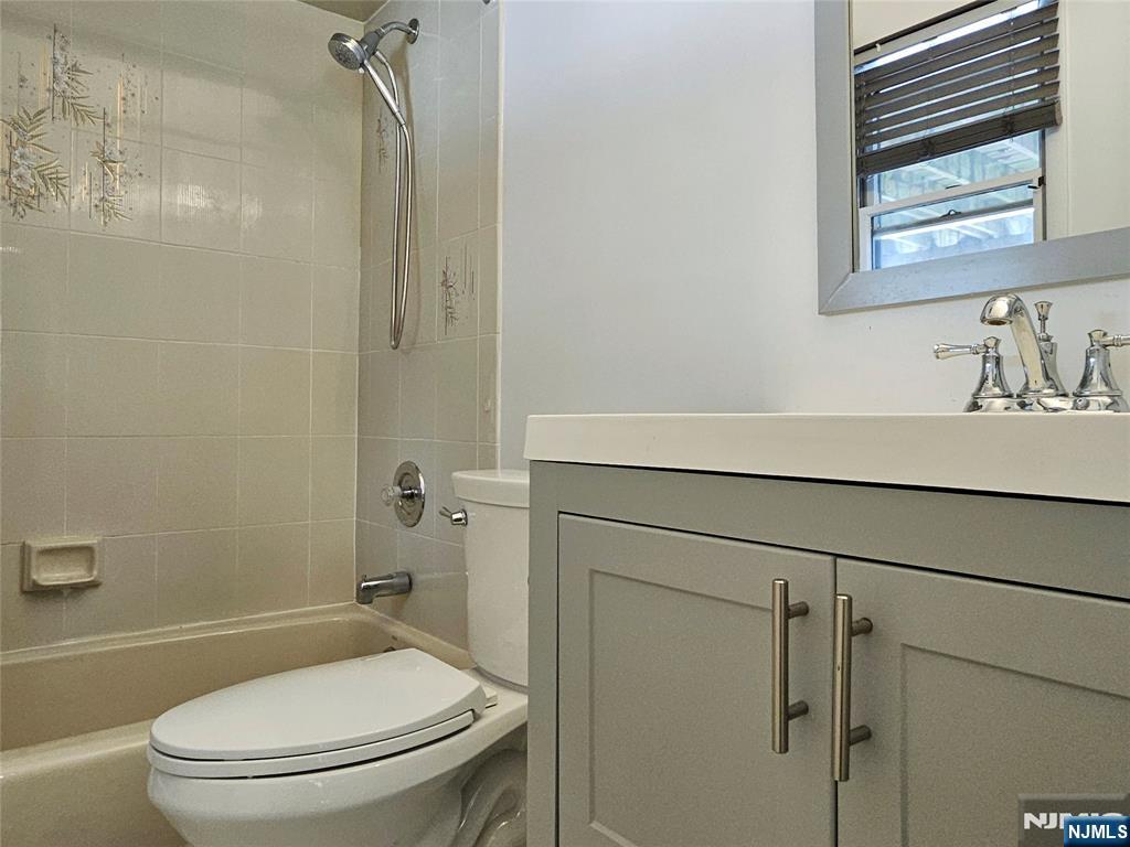 32 6th Street Cresskill, NJ 07626 - Photo 22 of 23