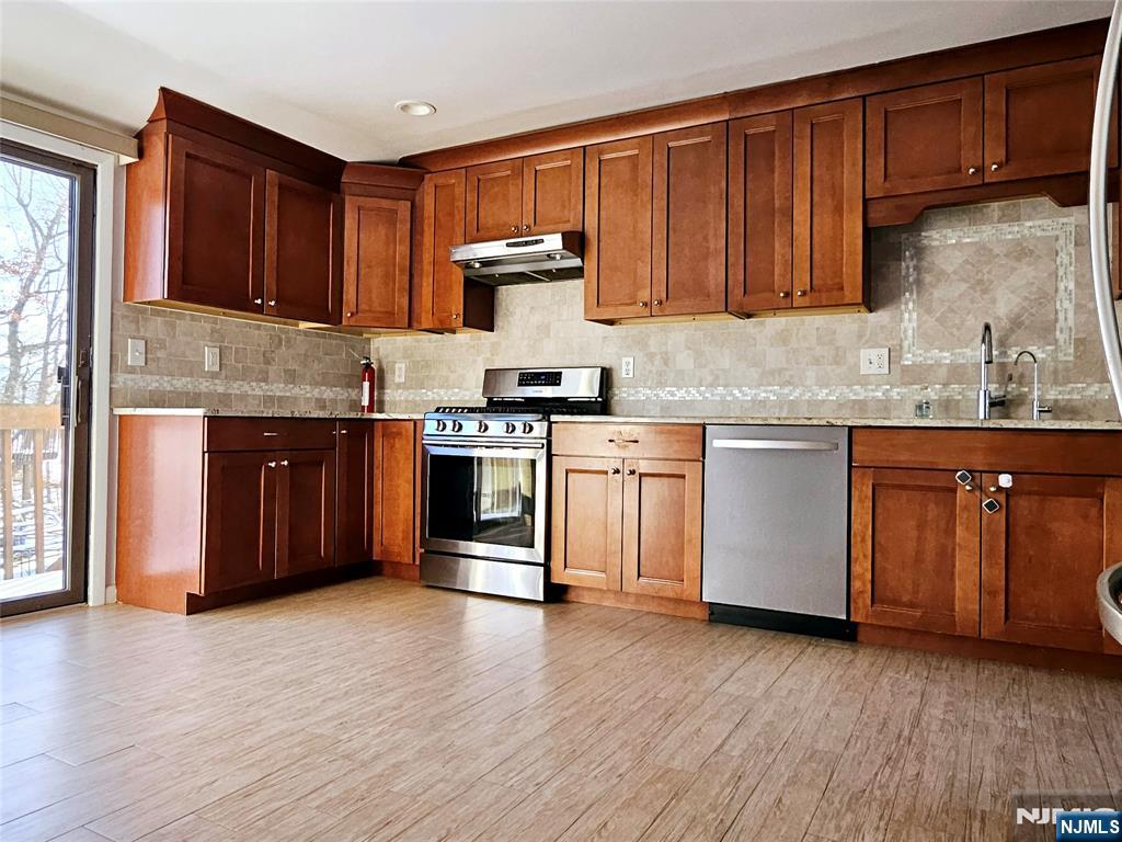 32 6th Street Cresskill, NJ 07626 - Photo 5 of 23