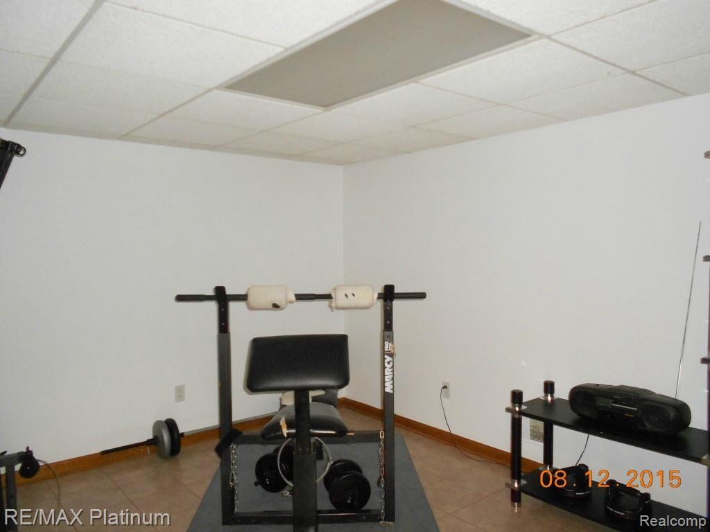 2085 West Wardlow Road Highland, MI 48357 - Photo 16 of 18 8-12-15 015.jpg