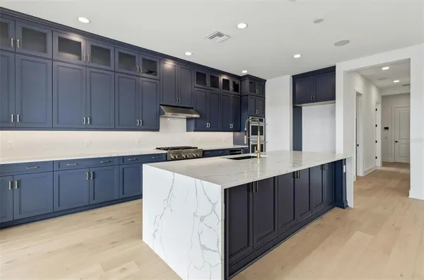 $1,799,000 | 2505 Waterfront Circle, Sarasota, FL 34240