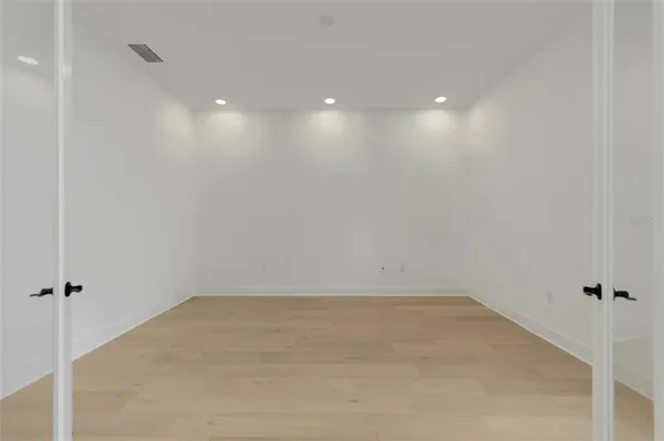 $1,799,000 | 2505 Waterfront Circle, Sarasota, FL 34240