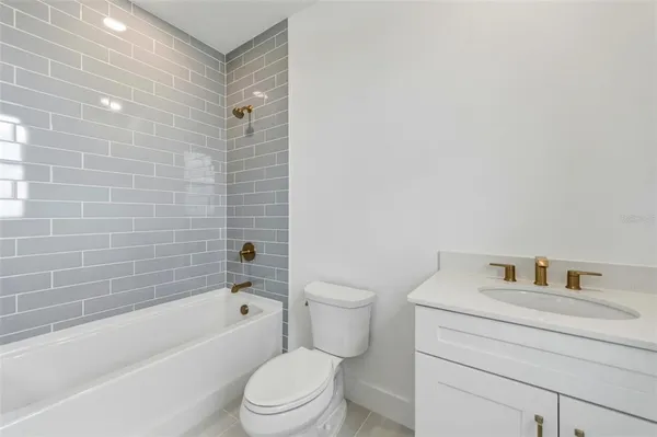 $1,799,000 | 2505 Waterfront Circle, Sarasota, FL 34240