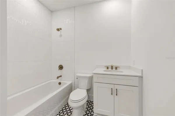 $1,799,000 | 2505 Waterfront Circle, Sarasota, FL 34240