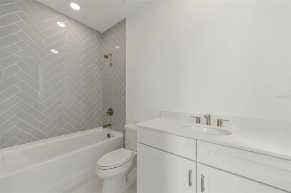 $1,799,000 | 2505 Waterfront Circle, Sarasota, FL 34240