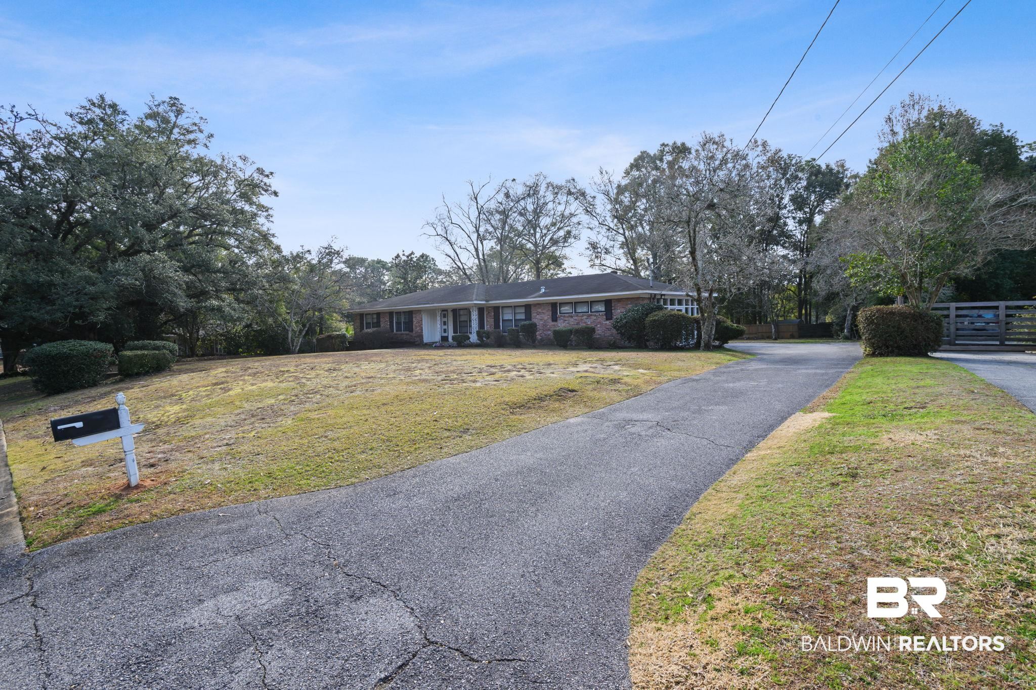 4105 Libby Drive Mobile, AL 36693 - Photo 3 of 26 Single story home featuring a front lawn