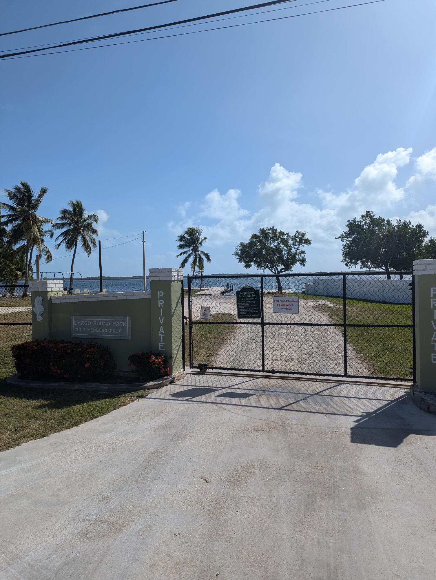 32 Bonefish Avenue Key Largo, FL 33037 - Photo 4 of 11 PXL_20250213_154530806