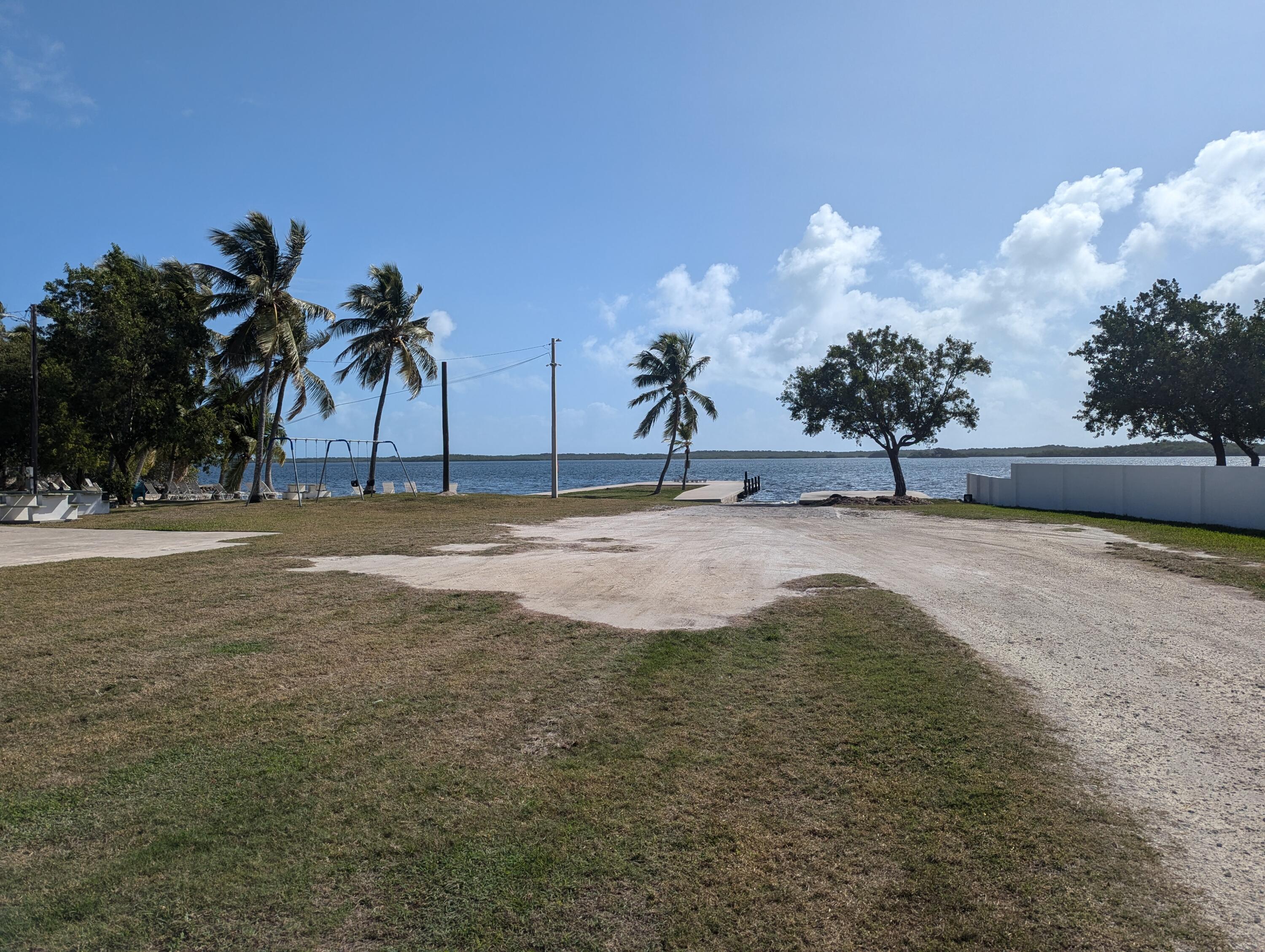 32 Bonefish Avenue Key Largo, FL 33037 - Photo 5 of 11 PXL_20250213_154540925