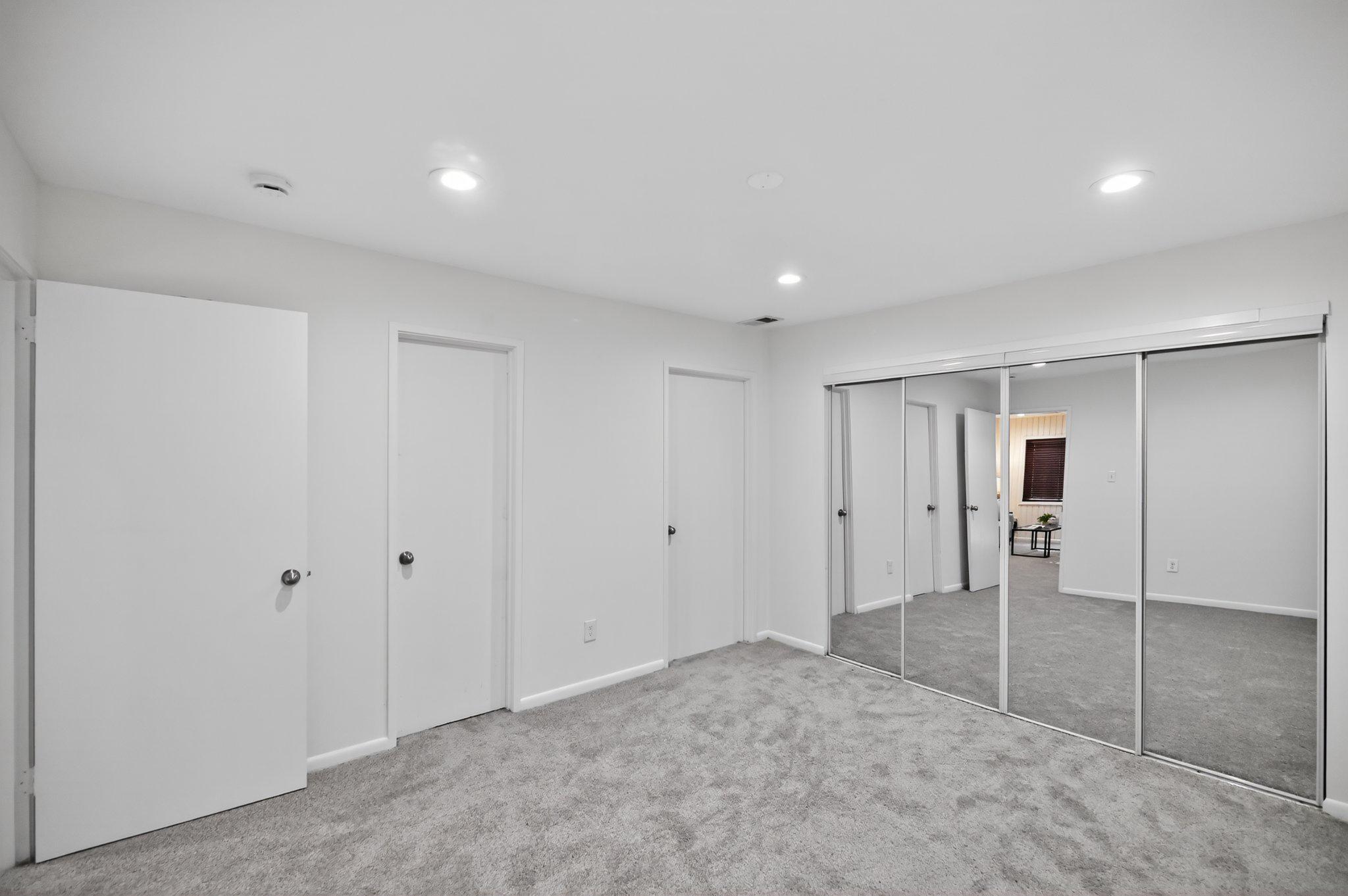 2434 Southgate Square Reston, VA 20191 - Photo 21 of 24 Spacious, basement extra room with mirrors.