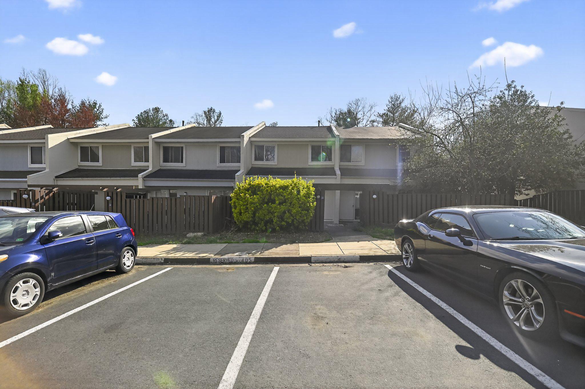 2434 Southgate Square Reston, VA 20191 - Photo 4 of 24 Charming townhomes in a serene setting. 405 spot.