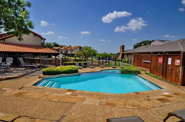 a view of a house with entertaining space