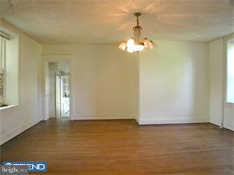 302 Ellis Road Langhorne, PA 19047 - Photo 3 of 12 Dining Room