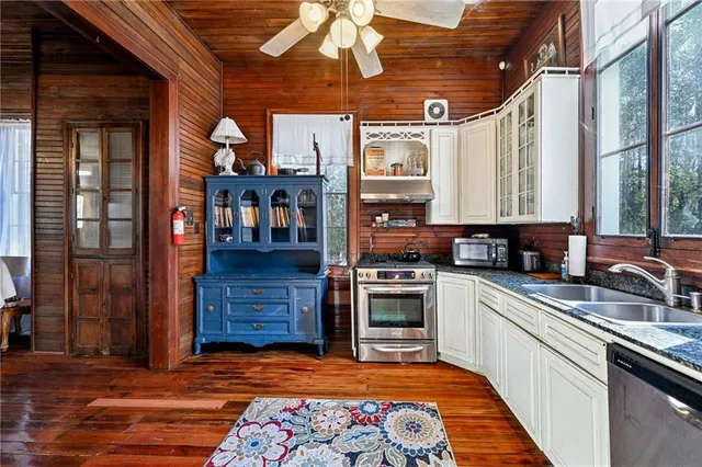 $640,000 | 72419 Highway 59, Abita Springs, LA 70420