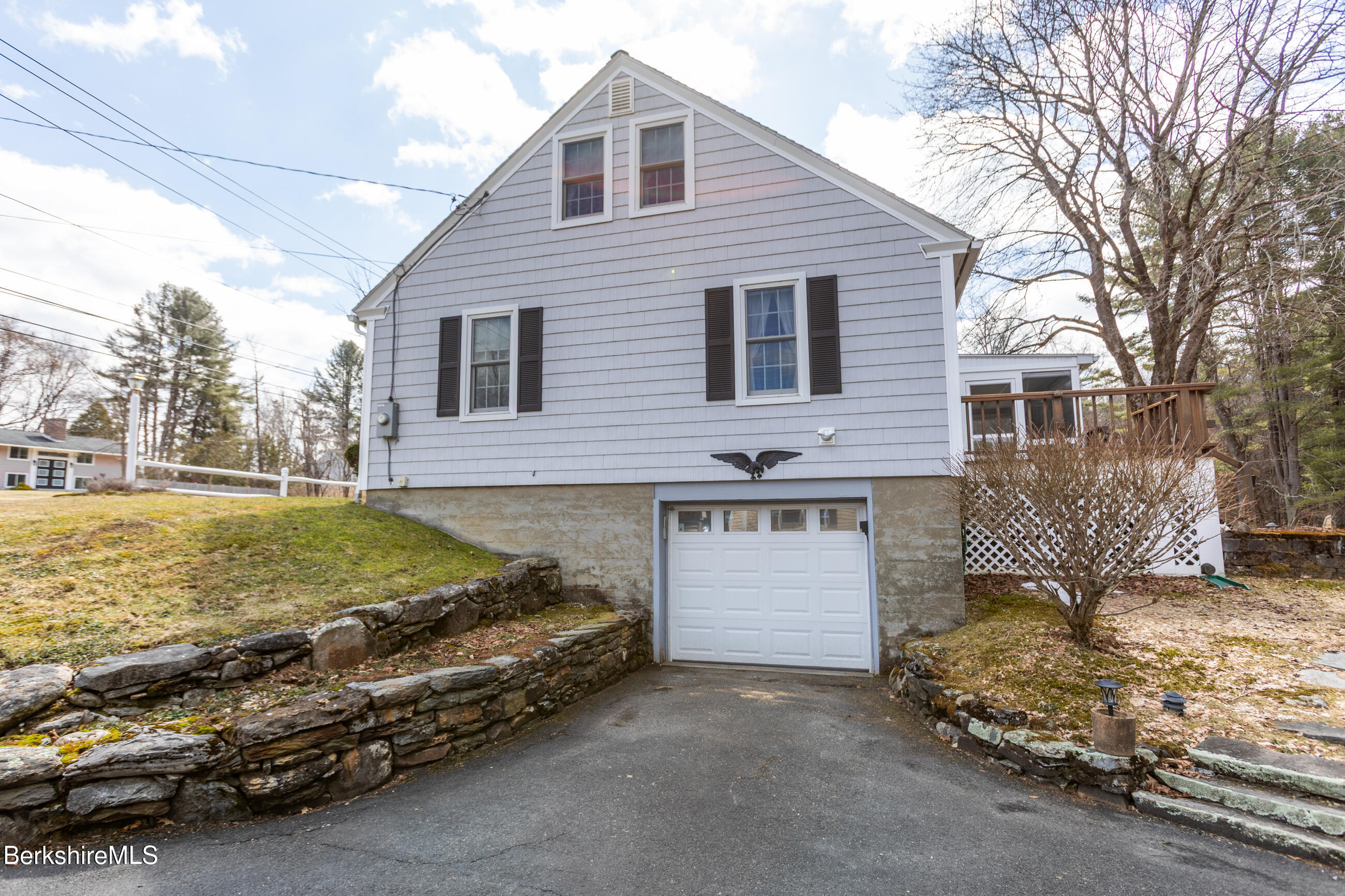 156 East New Lenox Road Pittsfield, MA 01201 - Photo 6 of 41 Garage