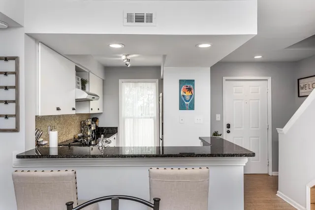 $2,400 | 1024 Brighthurst Drive, Unit 1024, Raleigh, NC 27605