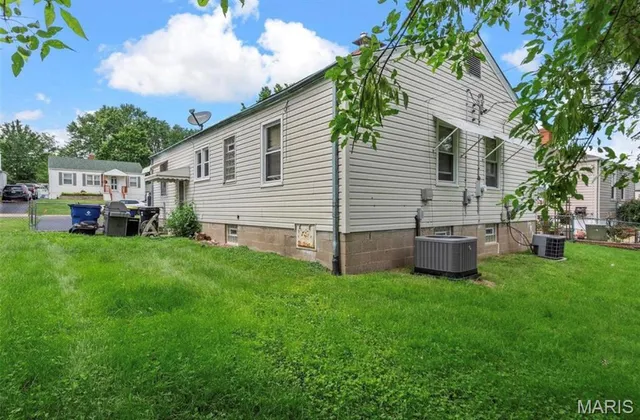 $169,900 | 10554 St Michael Lane, St. Ann, MO 63074