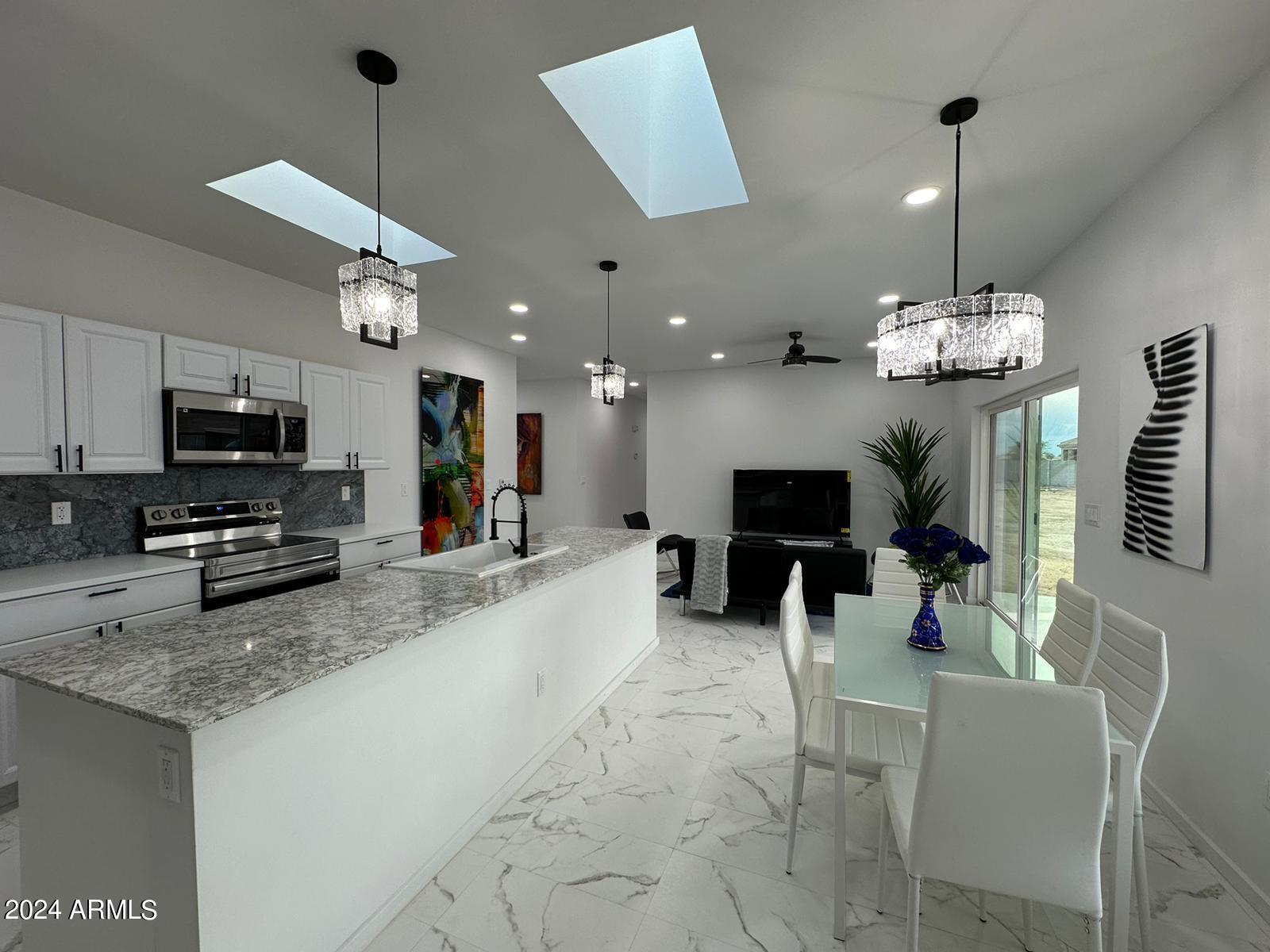 15158 South Avalon Road Arizona City, AZ 85123 - Photo 4 of 19 3