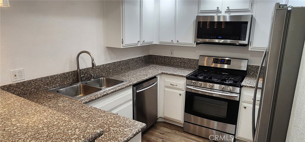 527 Spring Road, Unit 19 Moorpark, CA 93021 - Photo 11 of 33