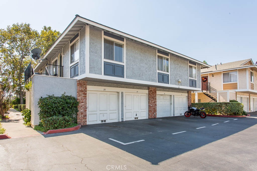 527 Spring Road, Unit 19 Moorpark, CA 93021 - Photo 25 of 33