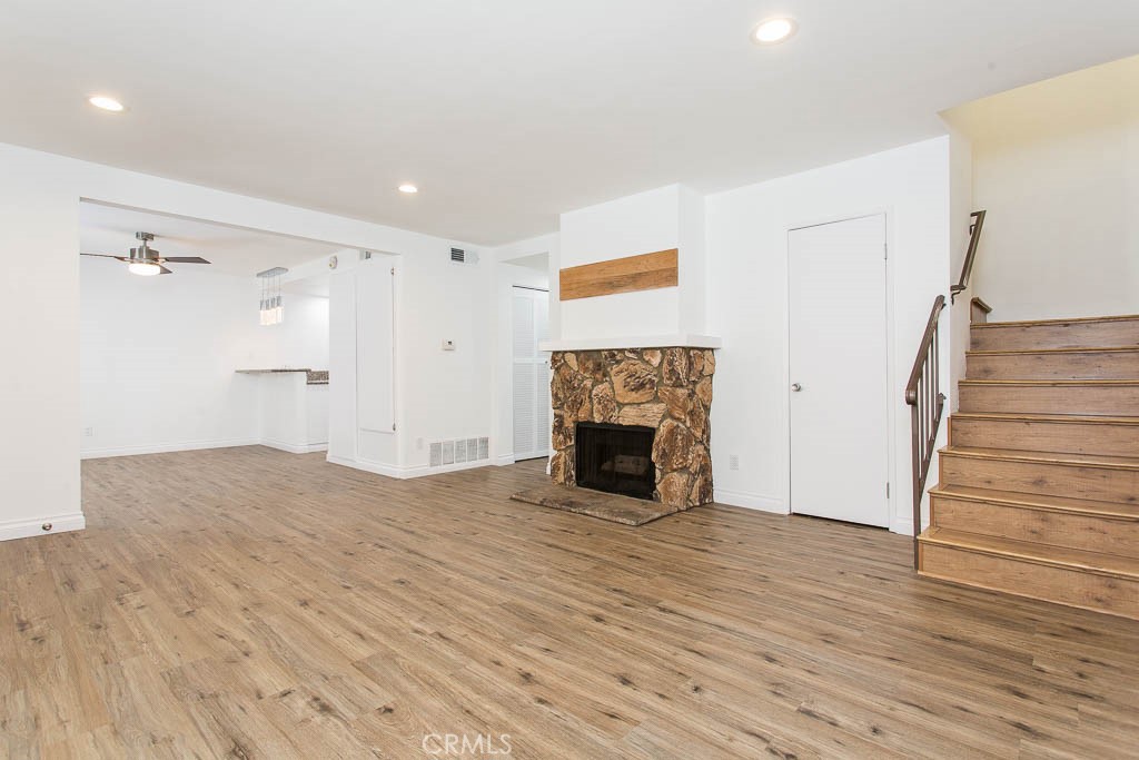 527 Spring Road, Unit 19 Moorpark, CA 93021 - Photo 10 of 33