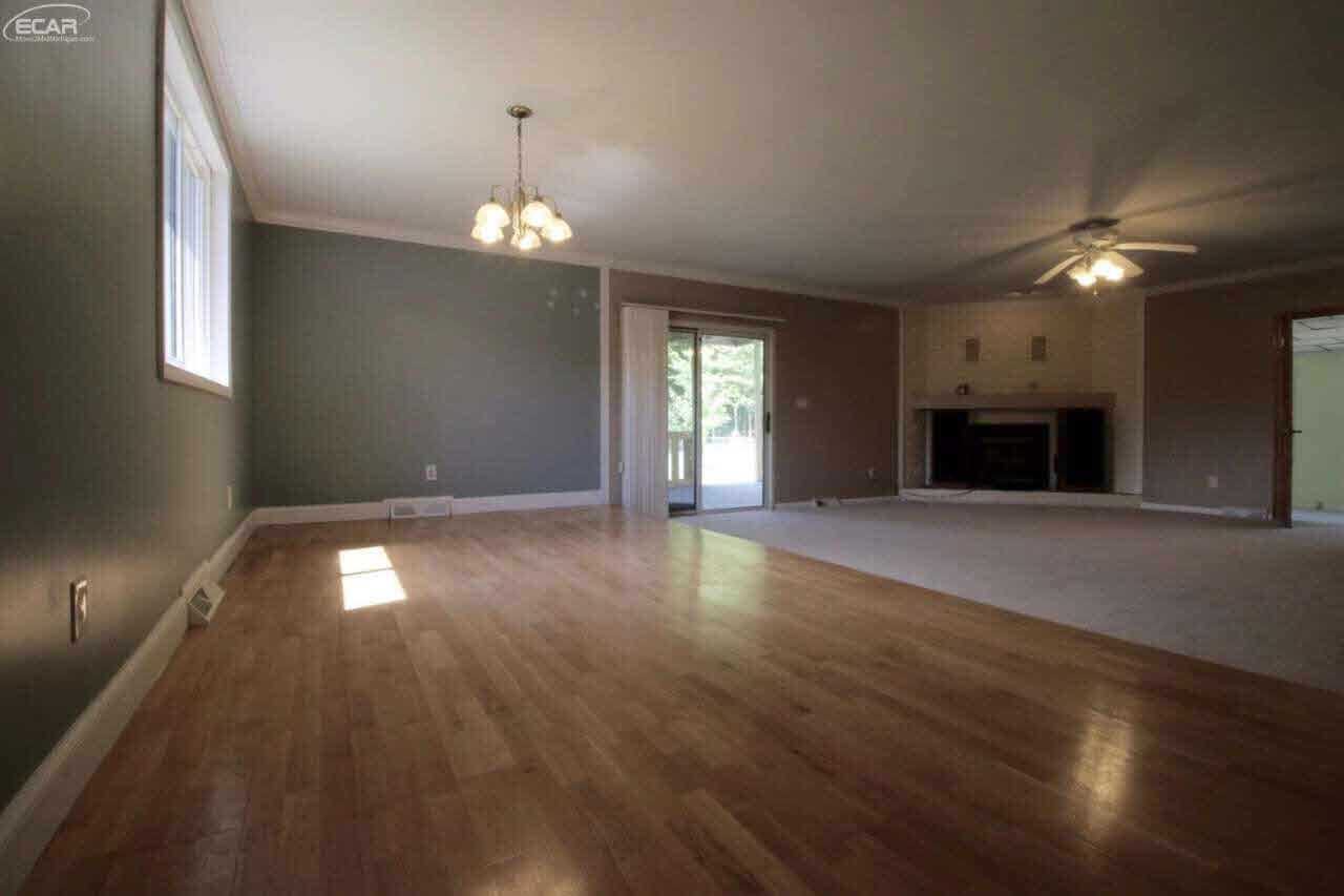 7235 North Linden Road Mount Morris, MI 48458 - Photo 9 of 28 21204447-8.JPG