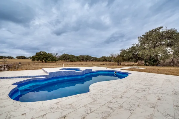 $544,999 | 248 Mustang, Natalia, TX 78059