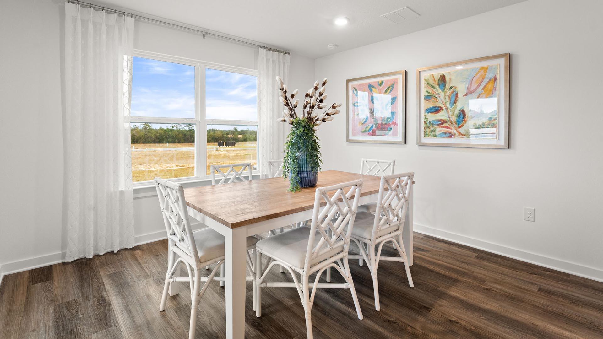 241 Dockside Road Freeport, FL 32439 - Photo 13 of 26 Aria_13_Dining off kitchen