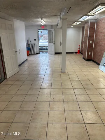 $1,000 | 219 Western Avenue, Albany, NY 12203