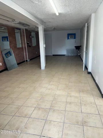 $1,000 | 219 Western Avenue, Albany, NY 12203