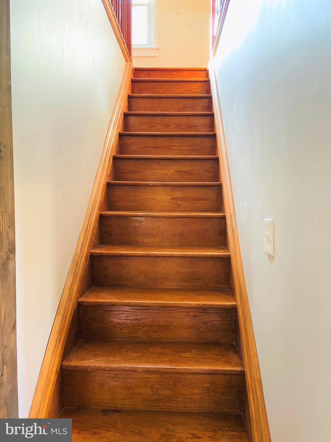 9601 Dyson Road Brandywine, MD 20613 - Photo 39 of 89 Upper level stairs