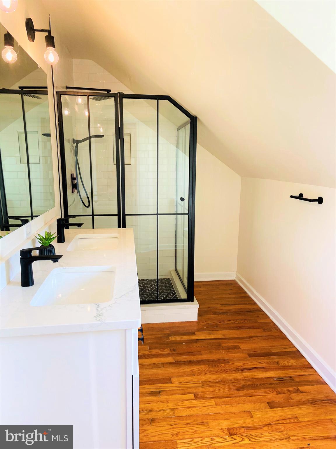 9601 Dyson Road Brandywine, MD 20613 - Photo 45 of 89 Second Bathroom