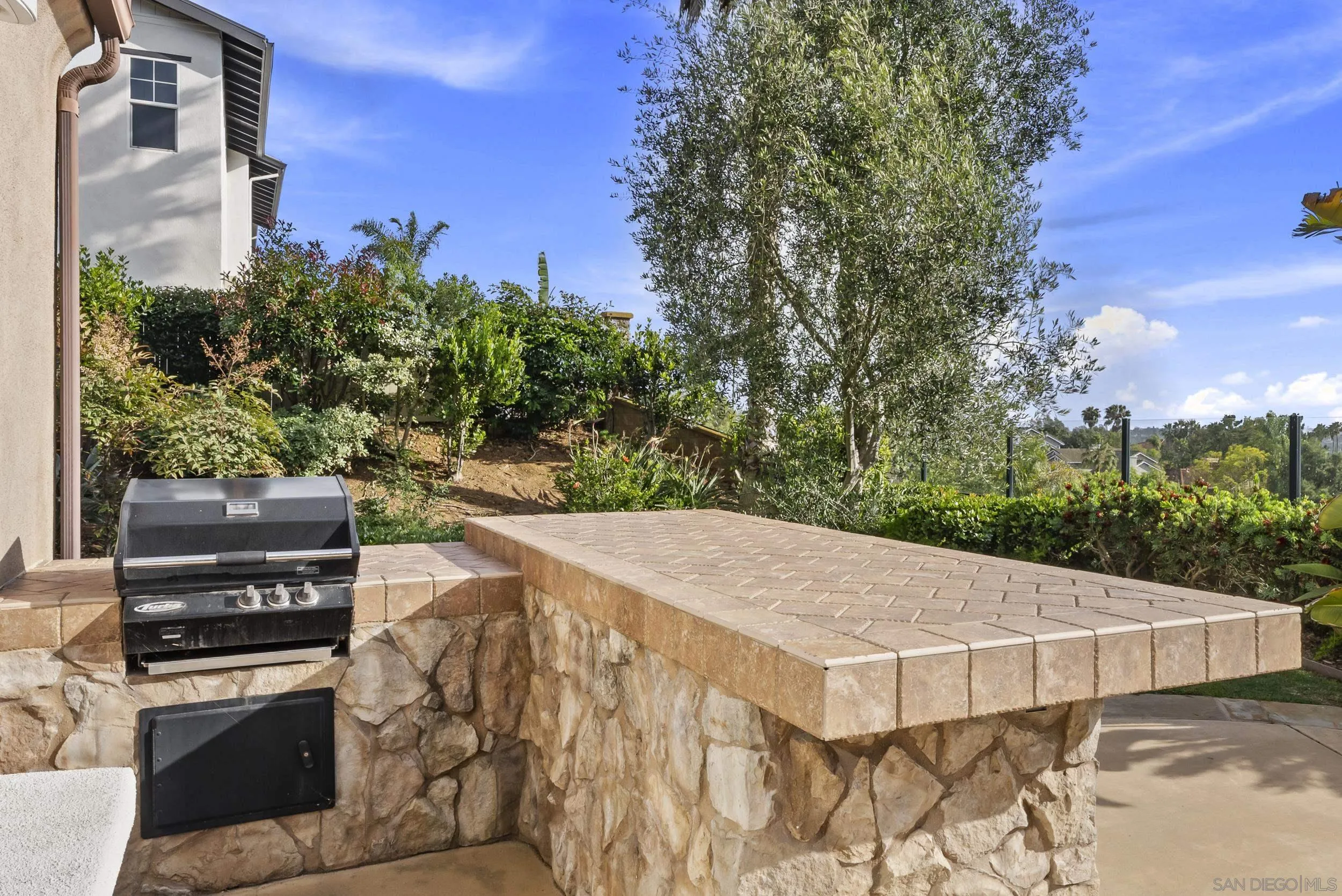 7663 Circulo Sequoia Carlsbad, CA 92009 - Photo 23 of 34