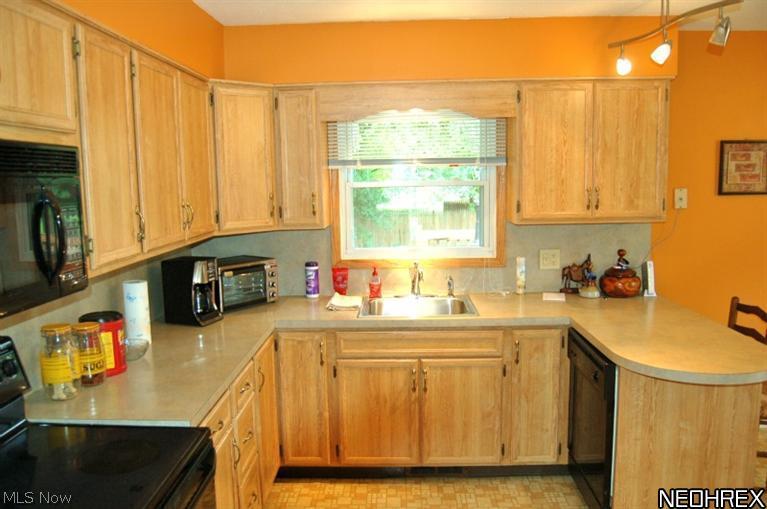 9001 Murray Road Cleveland, OH 44125 - Photo 4 of 18